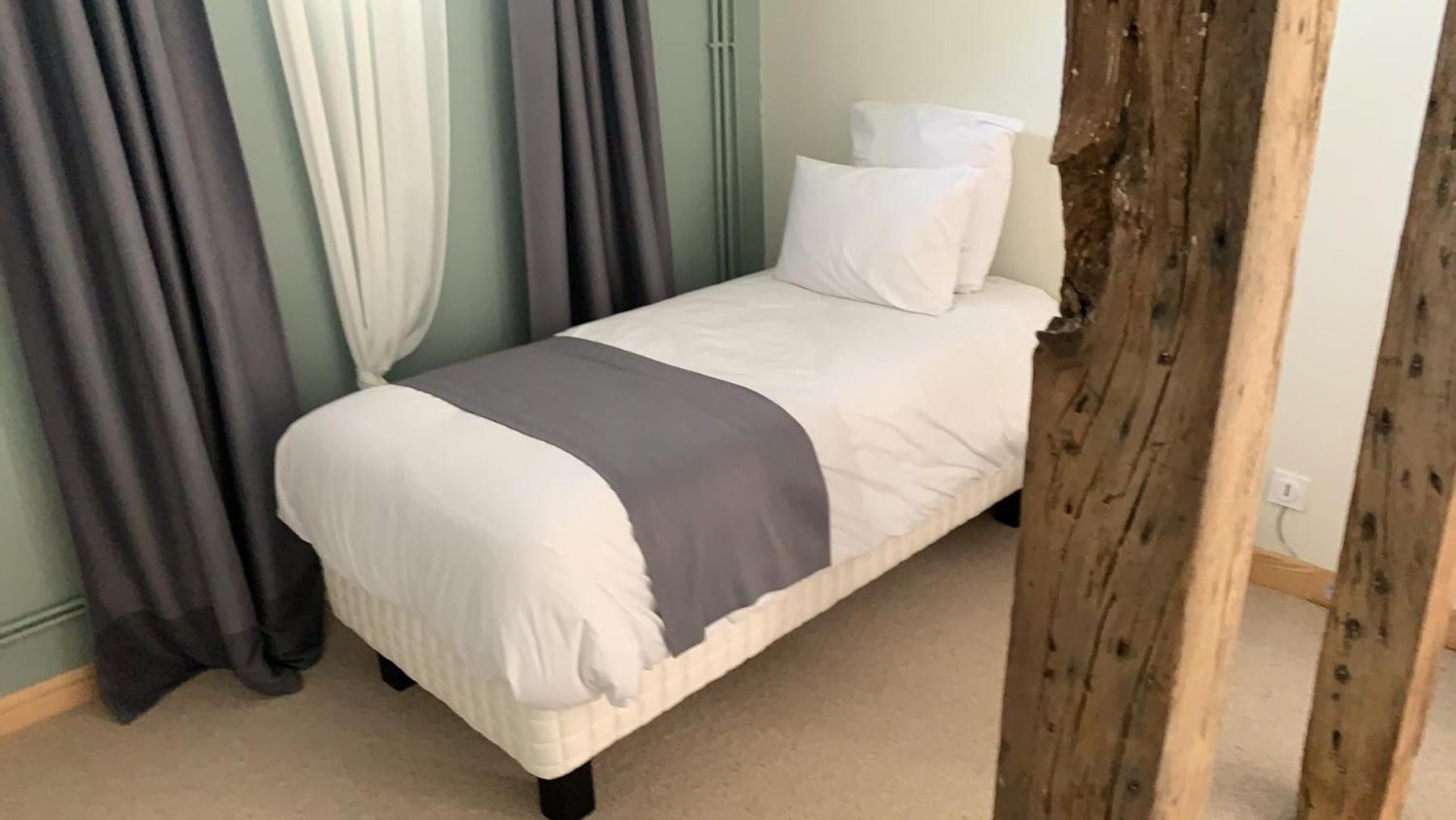 Hotel Le Troncais Saint-Bonnet-Tronçais Esterno foto