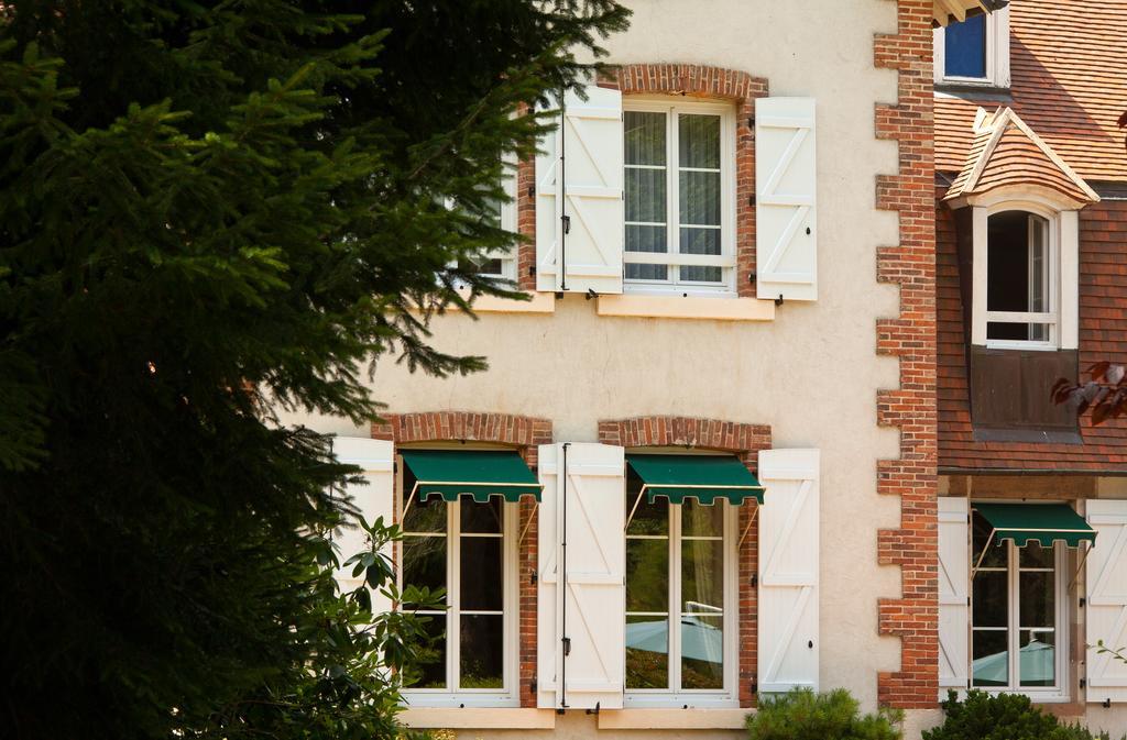 Hotel Le Troncais Saint-Bonnet-Tronçais Esterno foto