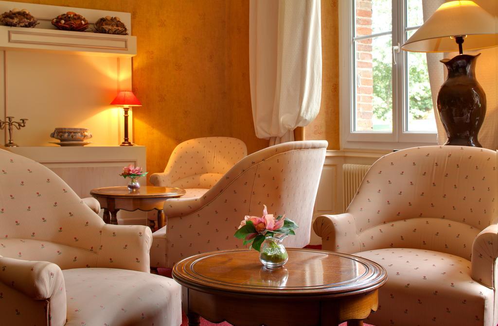 Hotel Le Troncais Saint-Bonnet-Tronçais Esterno foto