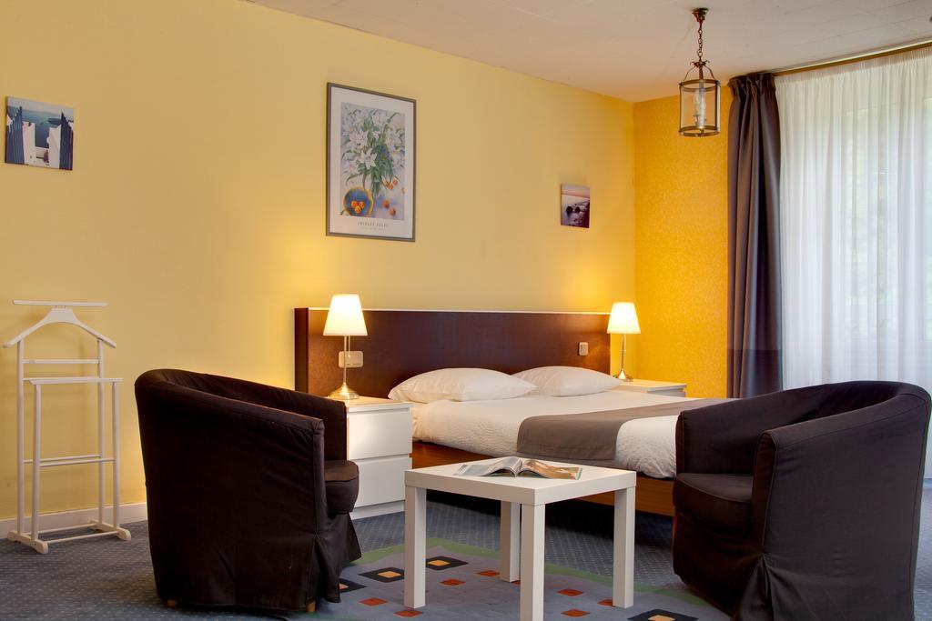 Hotel Le Troncais Saint-Bonnet-Tronçais Esterno foto