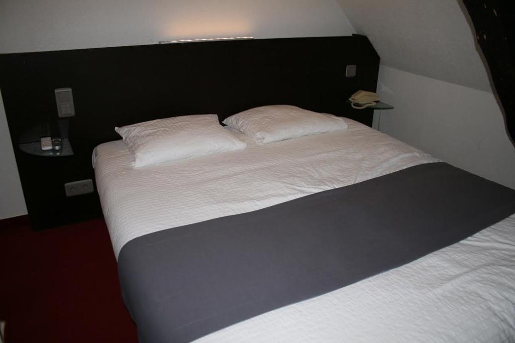 Hotel Le Troncais Saint-Bonnet-Tronçais Esterno foto